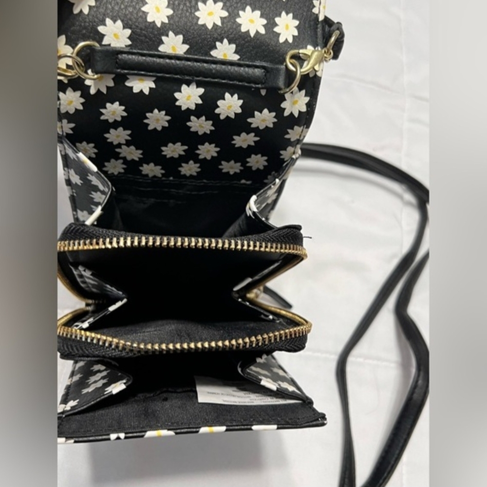 Black and White Daisies Floral Crossbody Bag Phone Holder - Picture 3 of 6